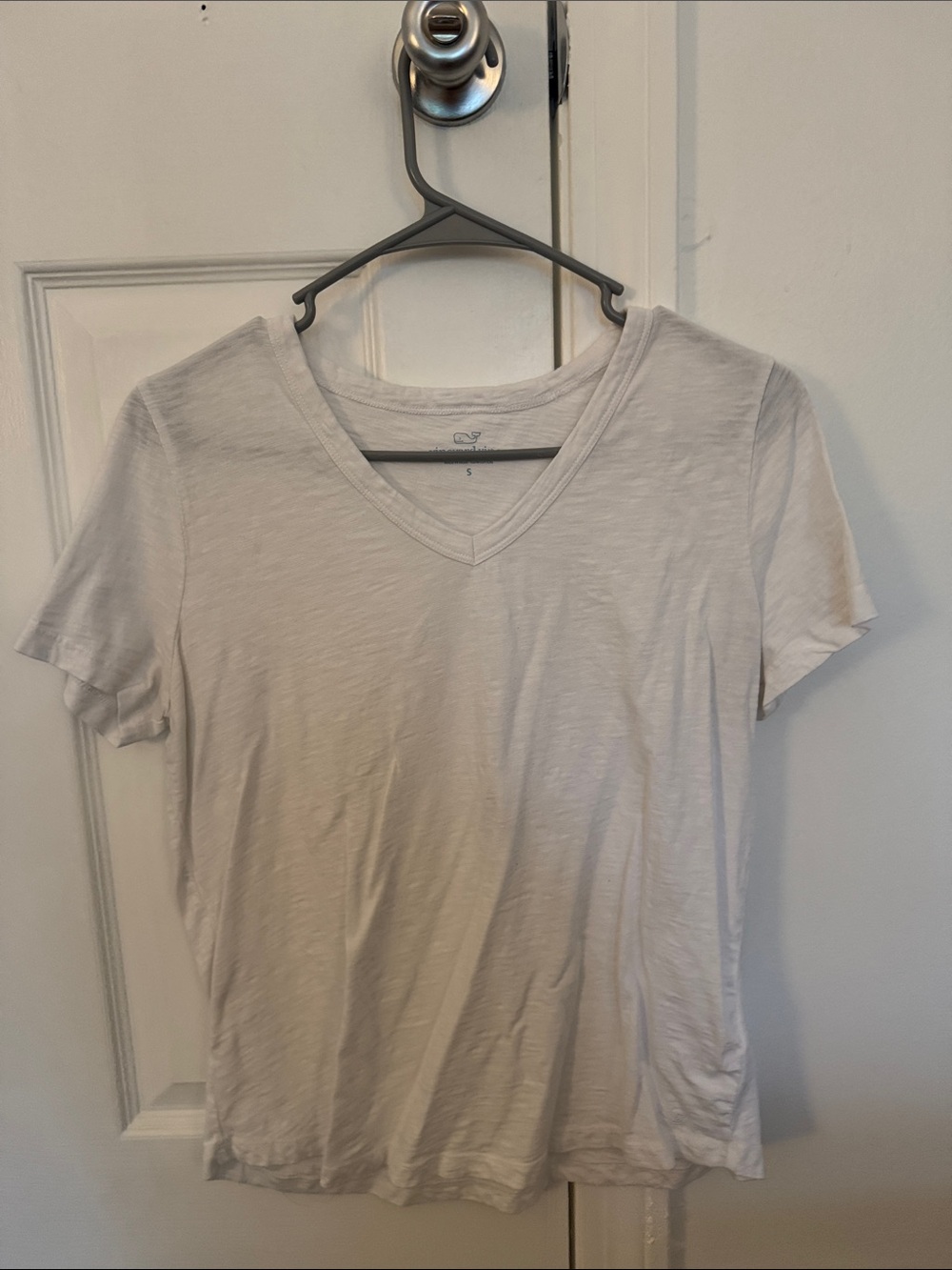 Vineyard Vines White V-Neck Short Sleeve Tee